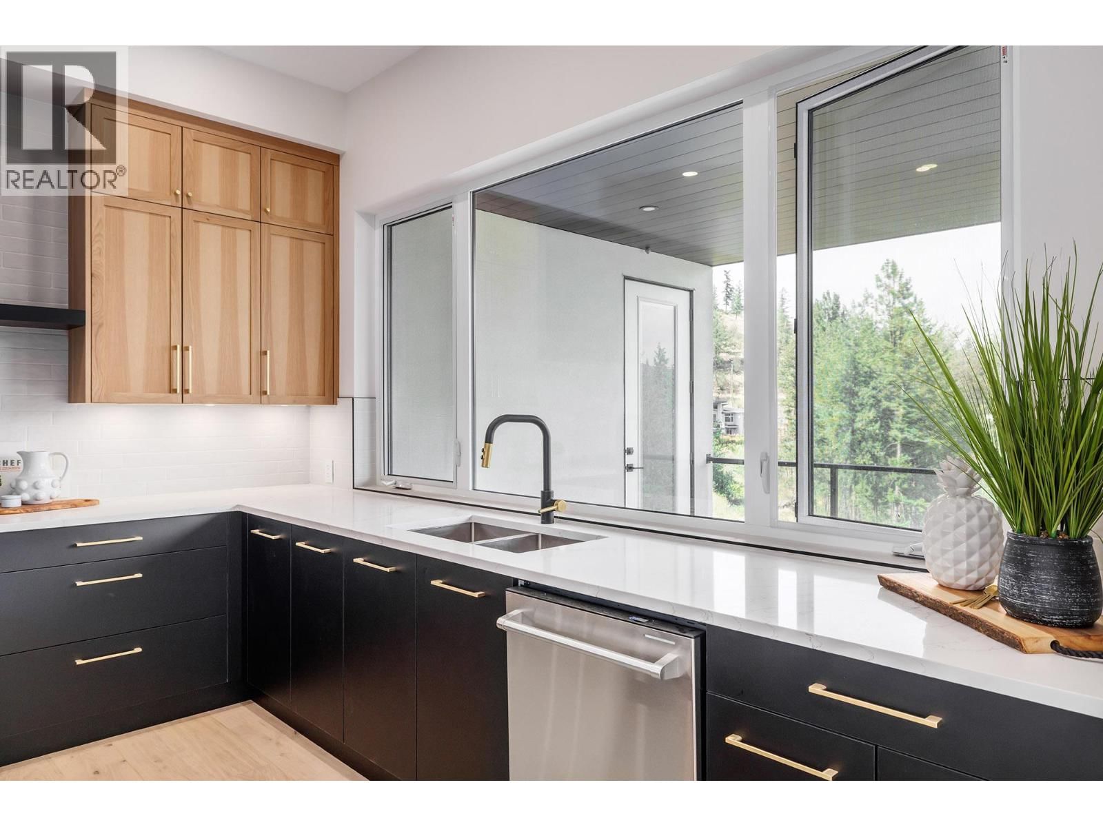 10274 BEACON HILL DRIVE Image 9