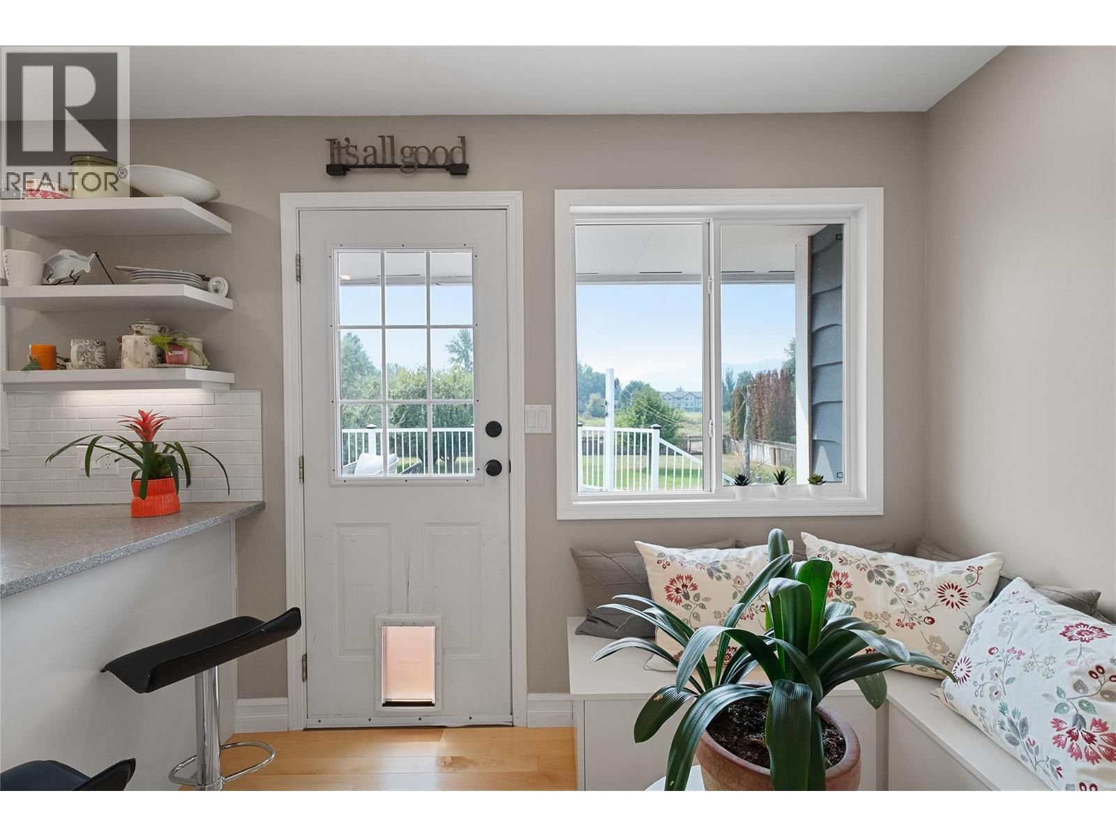 2176 BLACKWELL AVENUE Image 17