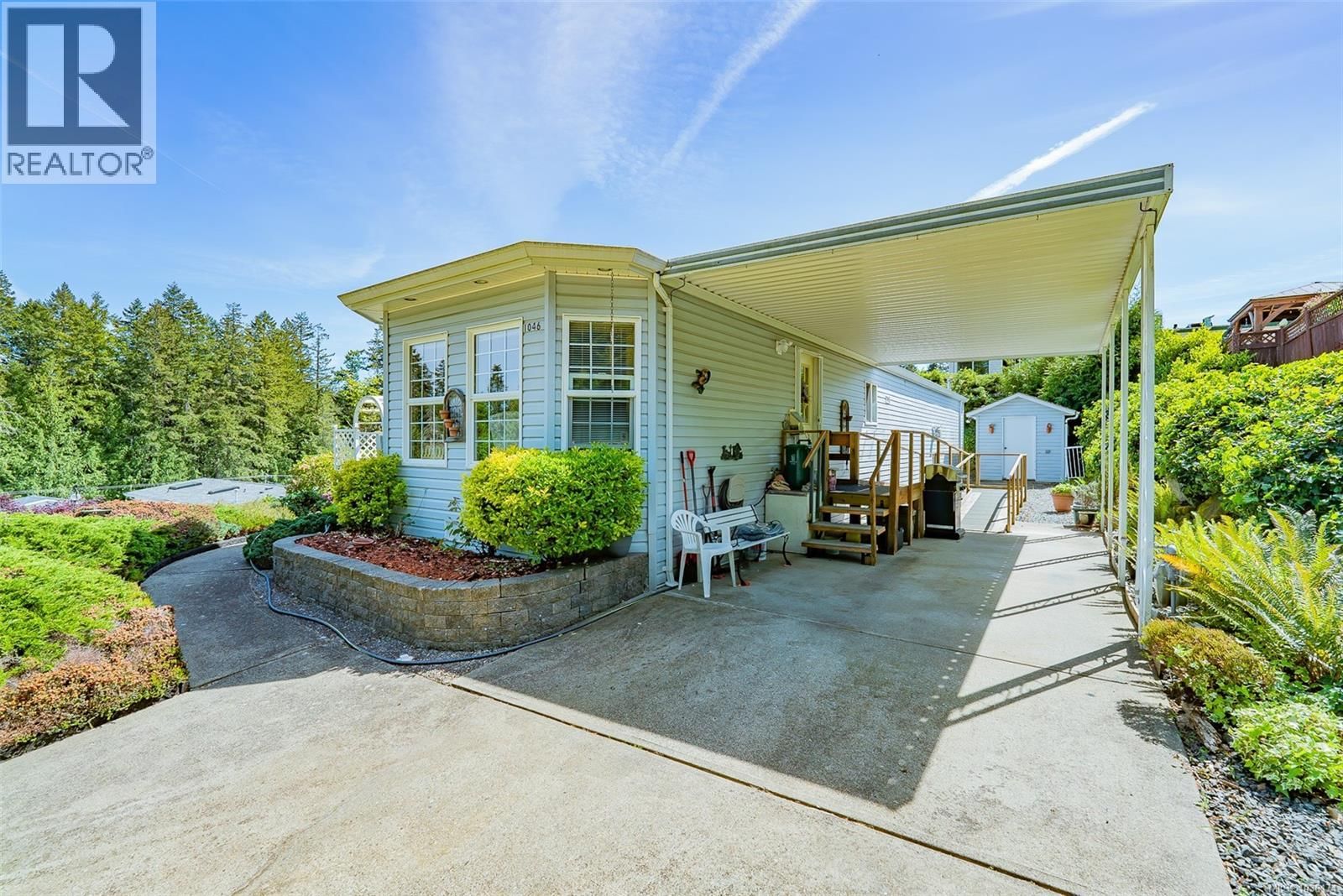 1046 Collier Crescent property photo
