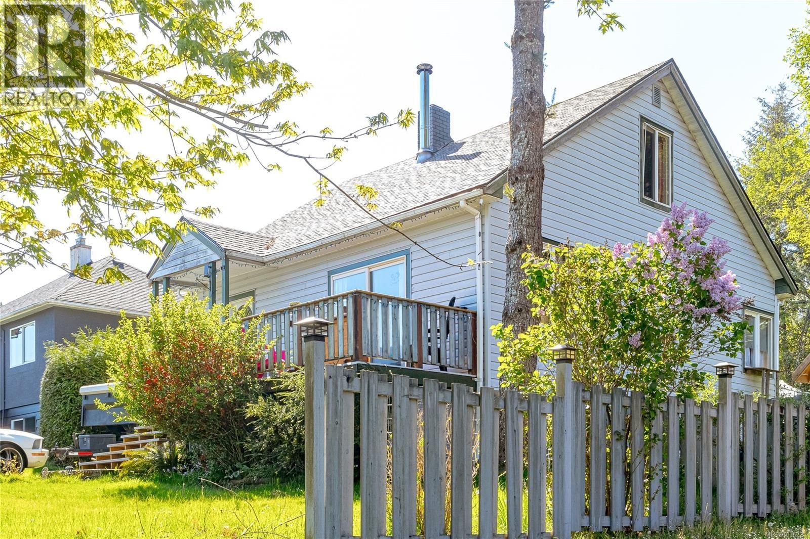 44 Arbutus Street property photo