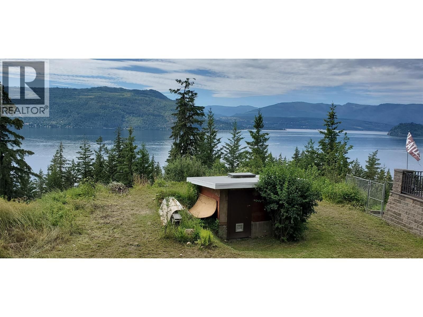 5190 Celista Place, Celista, British Columbia V0E 1M6