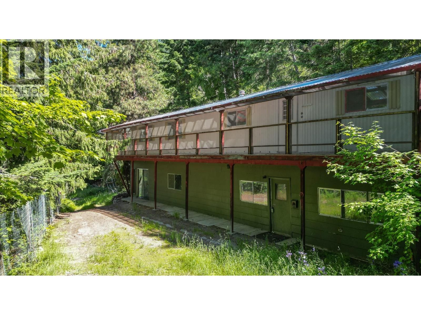 9308 MAIN STREET Image 27