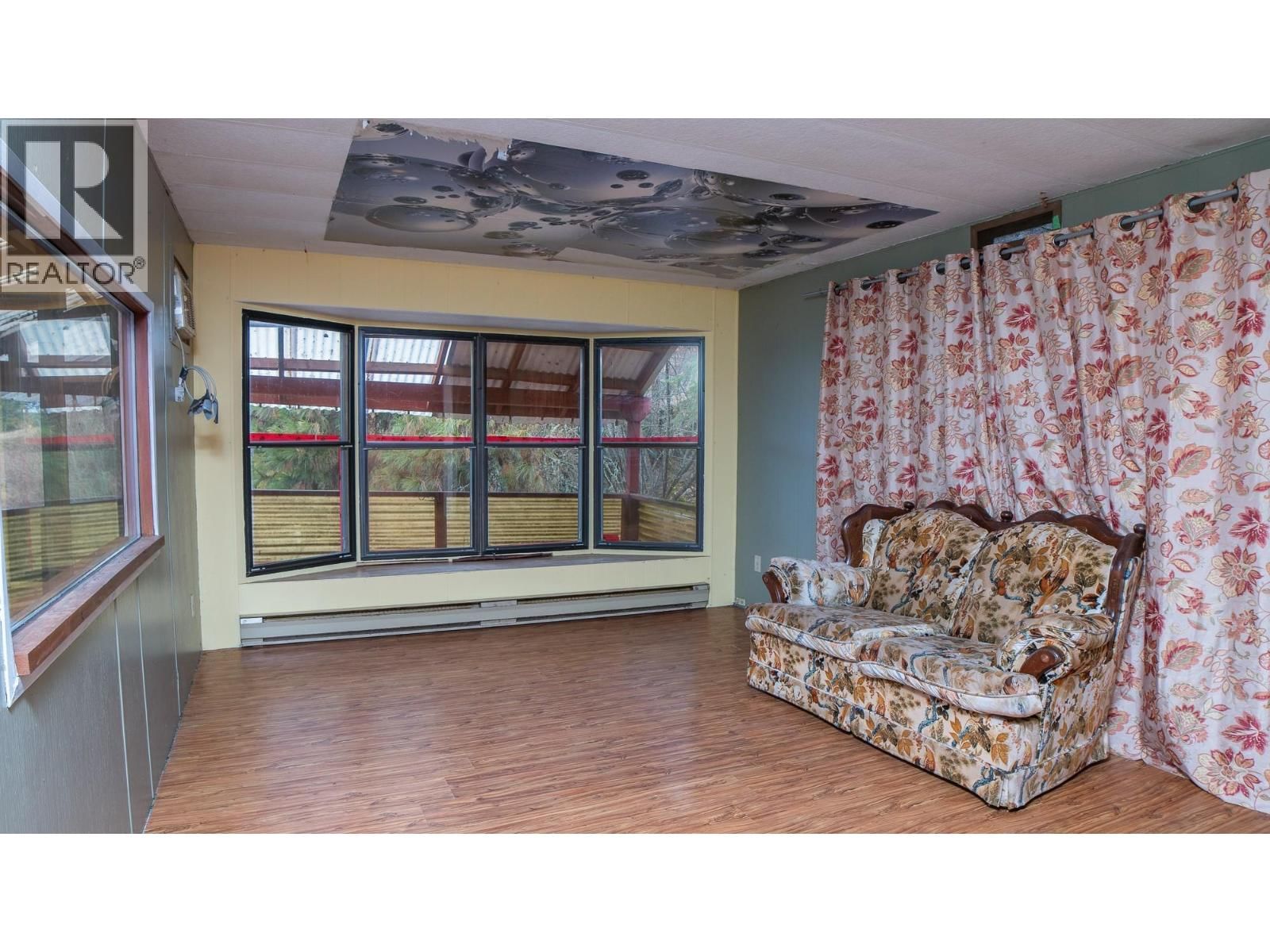 9308 MAIN STREET Image 4