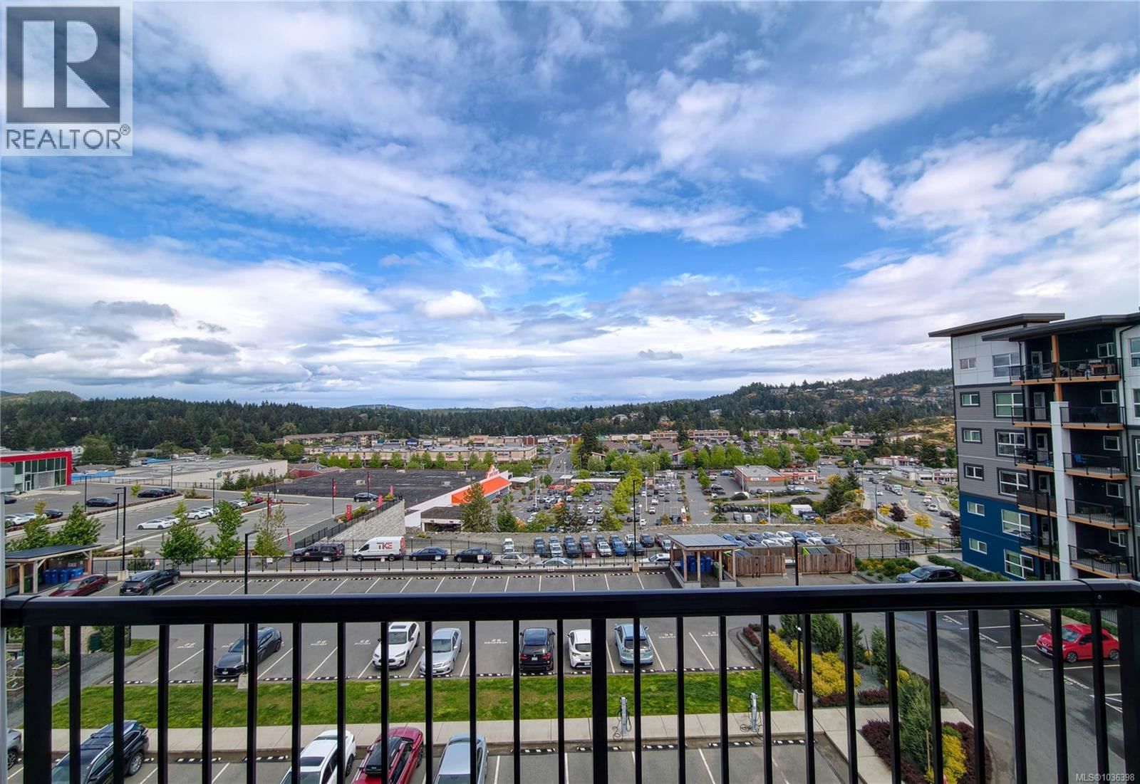 502 2465 Gateway Road property photo
