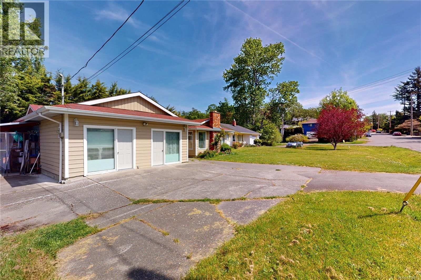 1382 McKenzie Avenue property photo