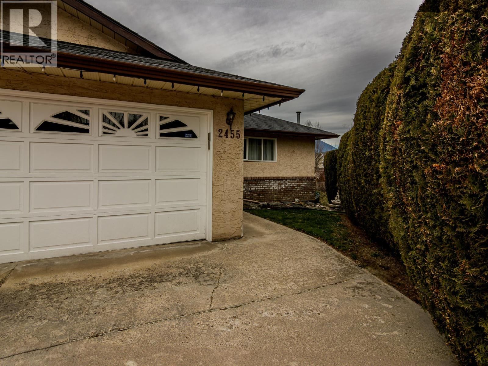 2455 5TH AVENUE NORTHEAST Image 2