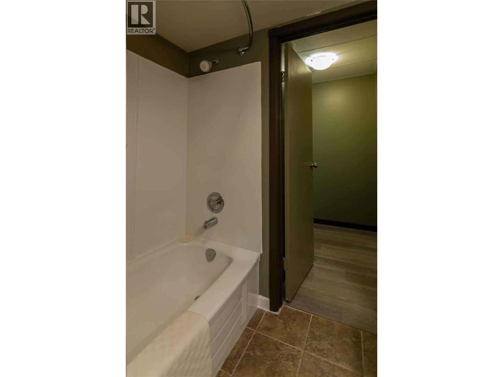 2455 5TH AVENUE NORTHEAST Image 36