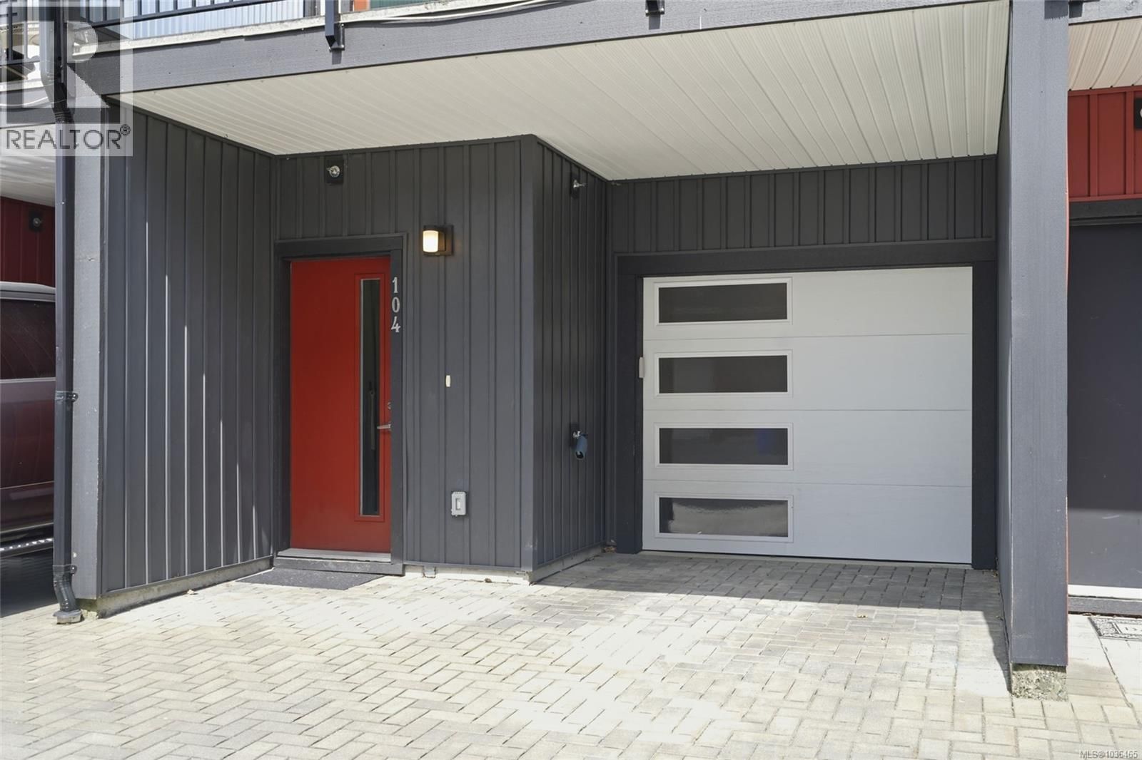 104 1726 Kerrisdale Road property photo