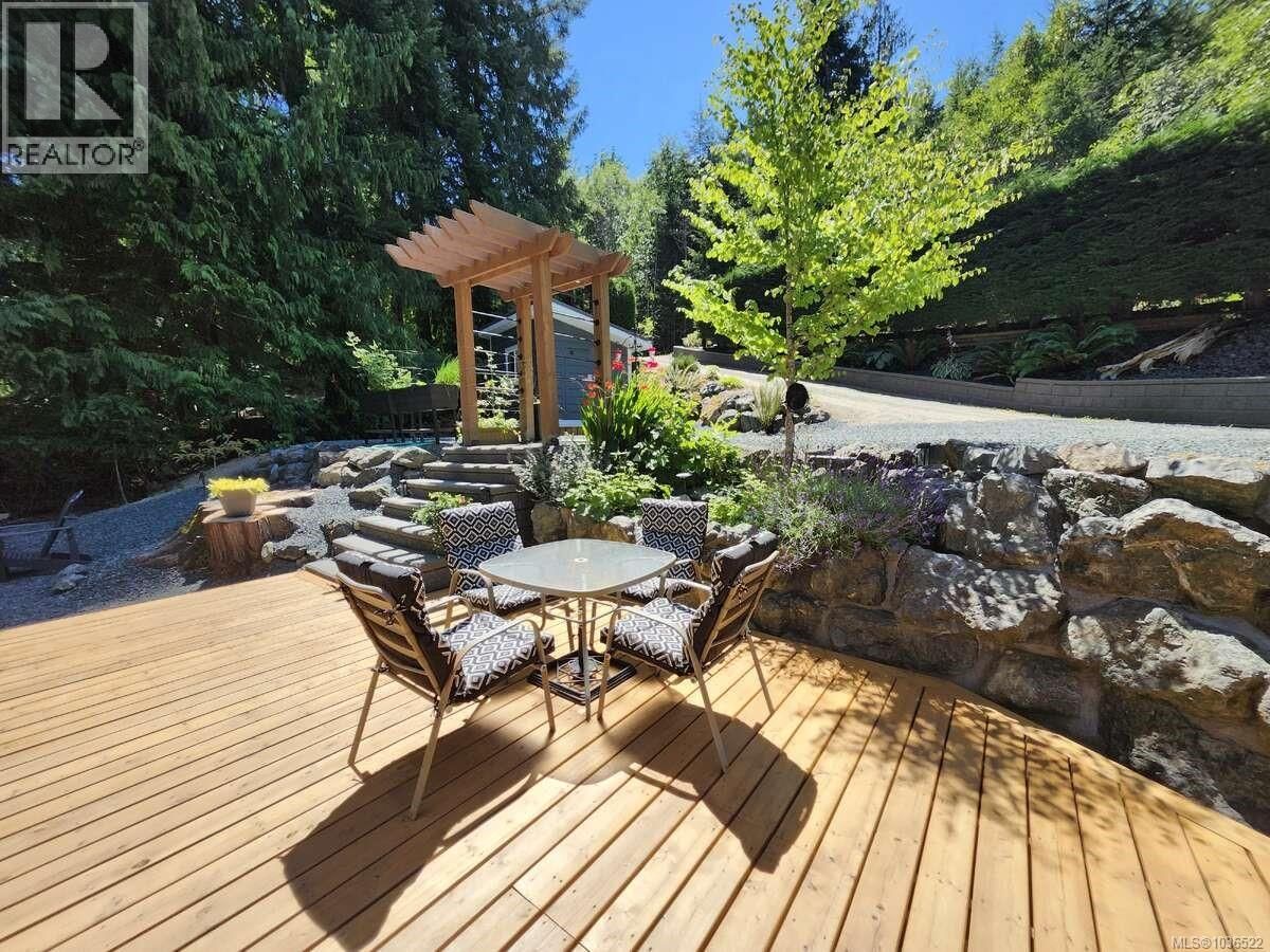 2274 South Lake Road property photo