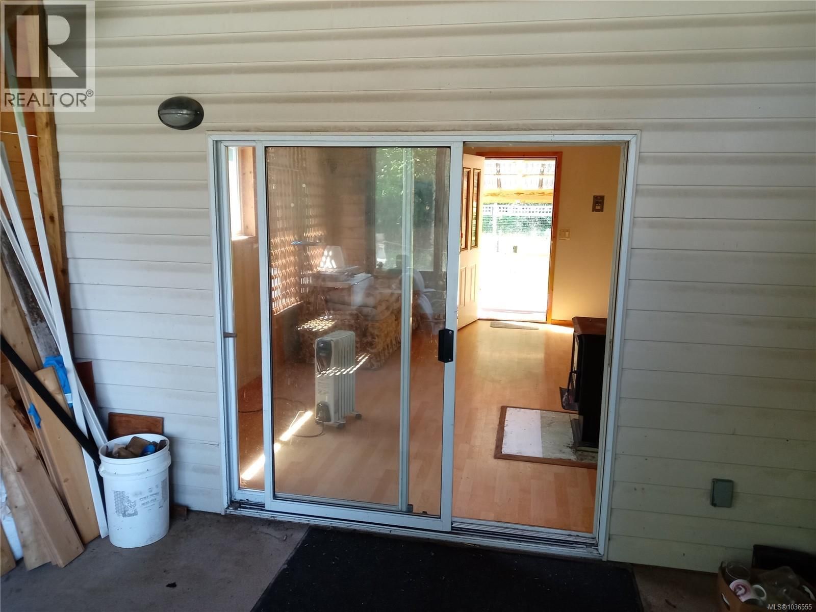 30 8631 South Shore Road property photo