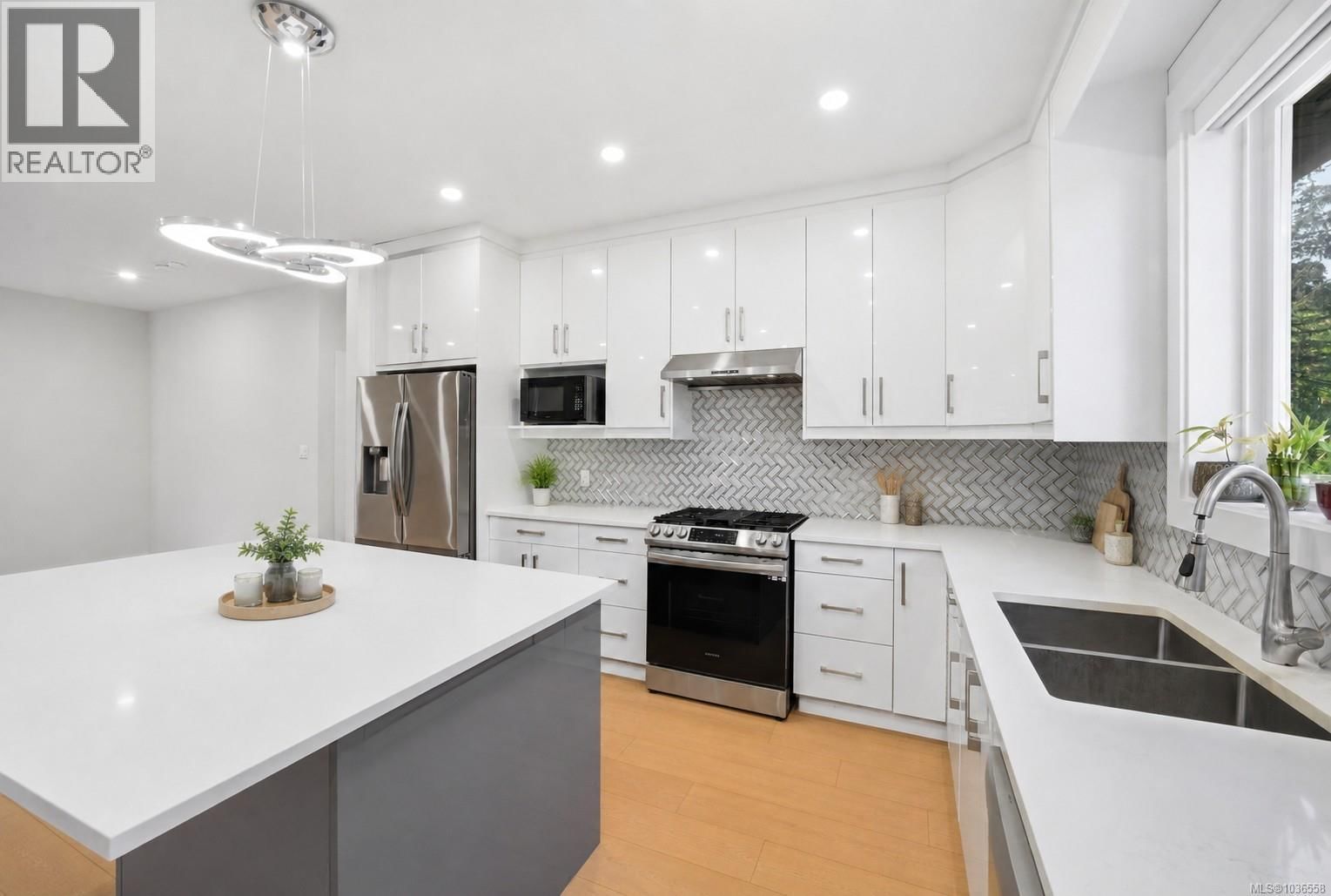 5254 Sherbourne Drive property photo