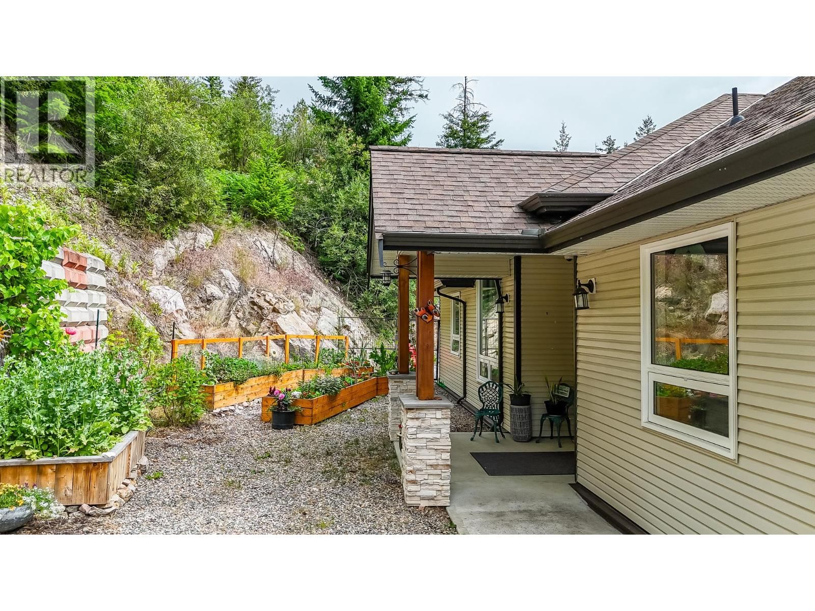 5694 TRANS CANADA HIGHWAY NORTHWEST Image 11