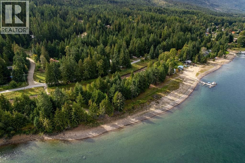 8275 East Procter Road, Procter, British Columbia V0G 1C0