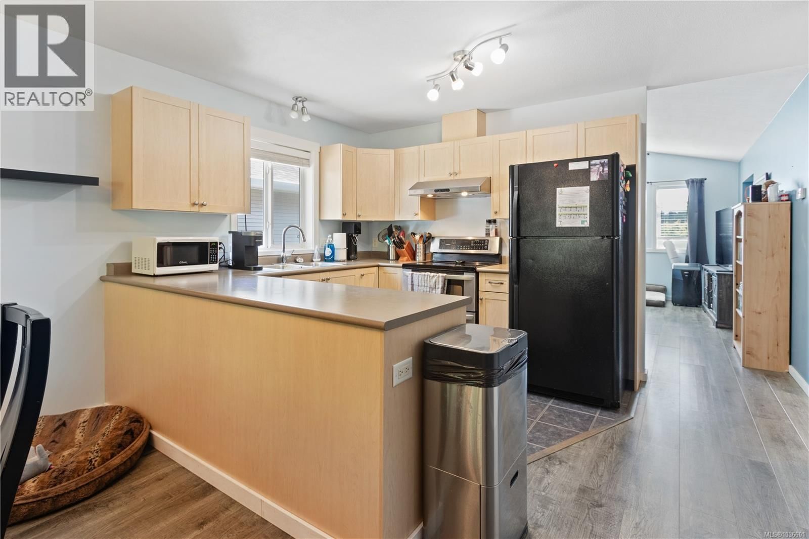 614 Oakwood Road property photo