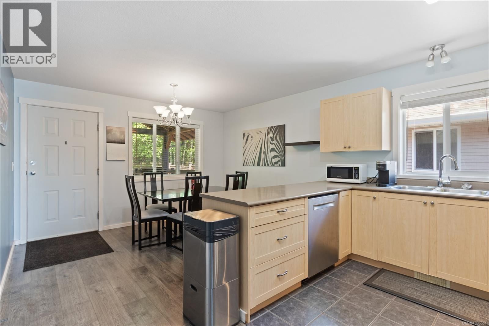 614 Oakwood Road property photo