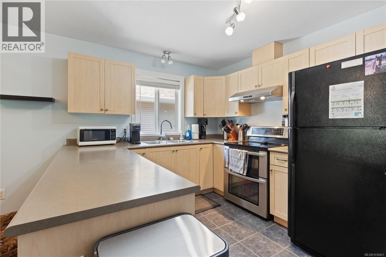 614 Oakwood Road property photo
