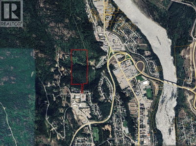 1365 Forest Road | Castlegar British Columbia | Slide Image Two