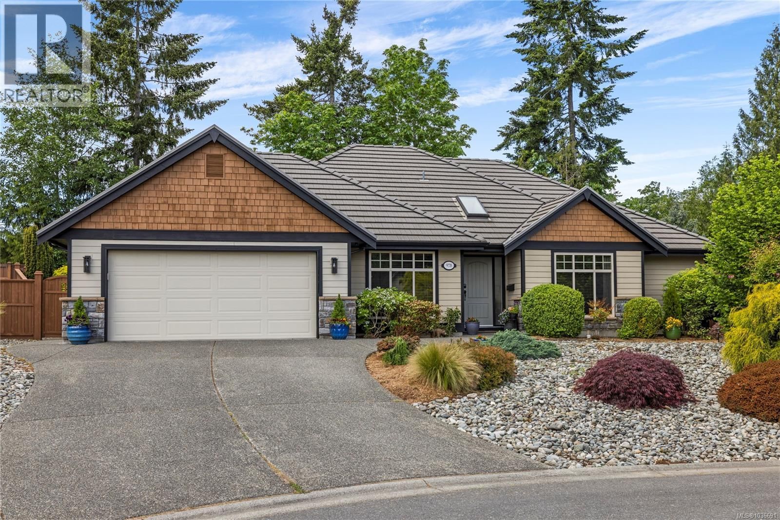 978 Cantebury Place