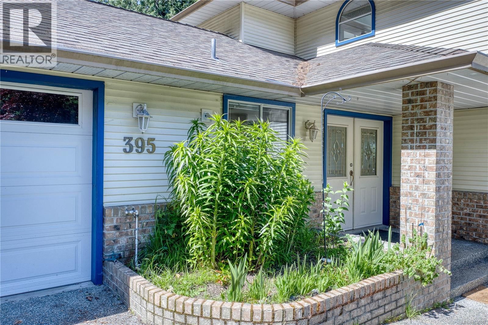 395 Woodley Road property photo