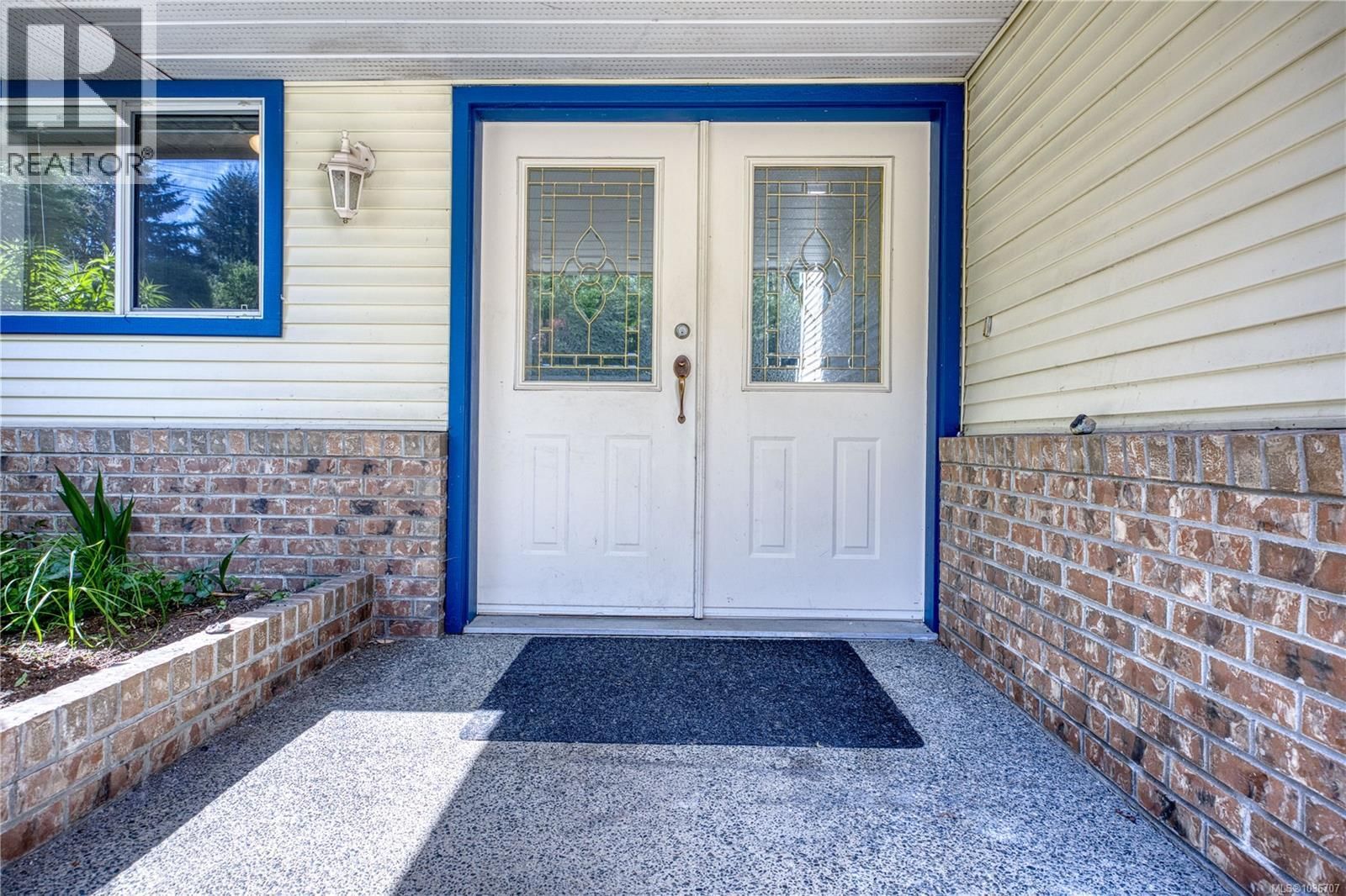 395 Woodley Road property photo