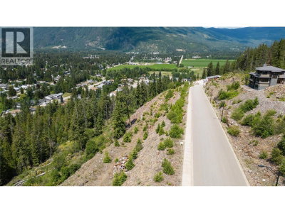 262 Bayview Drive | Sicamous British Columbia | Slide Image Seven