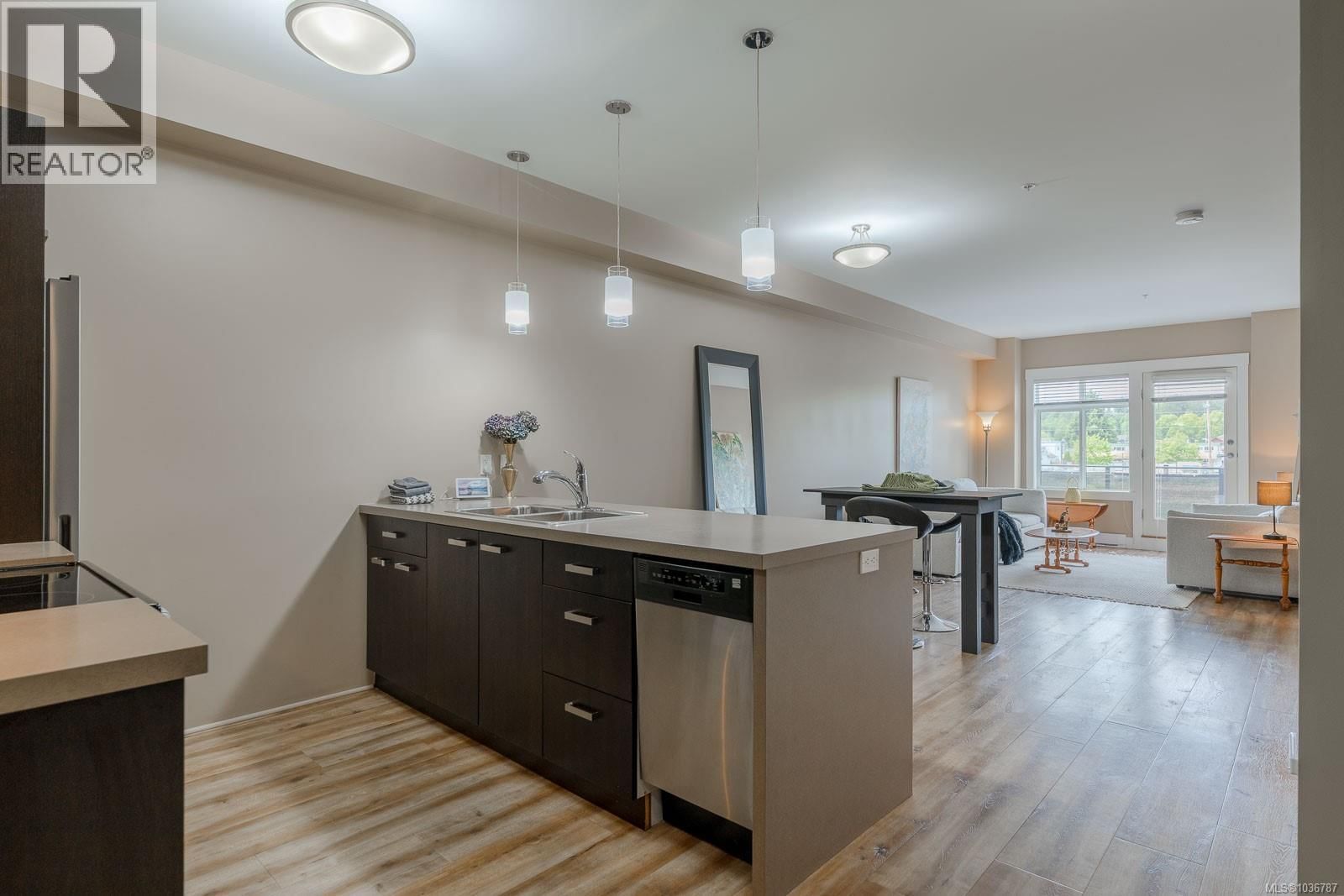 206 5822 Garden Street property photo