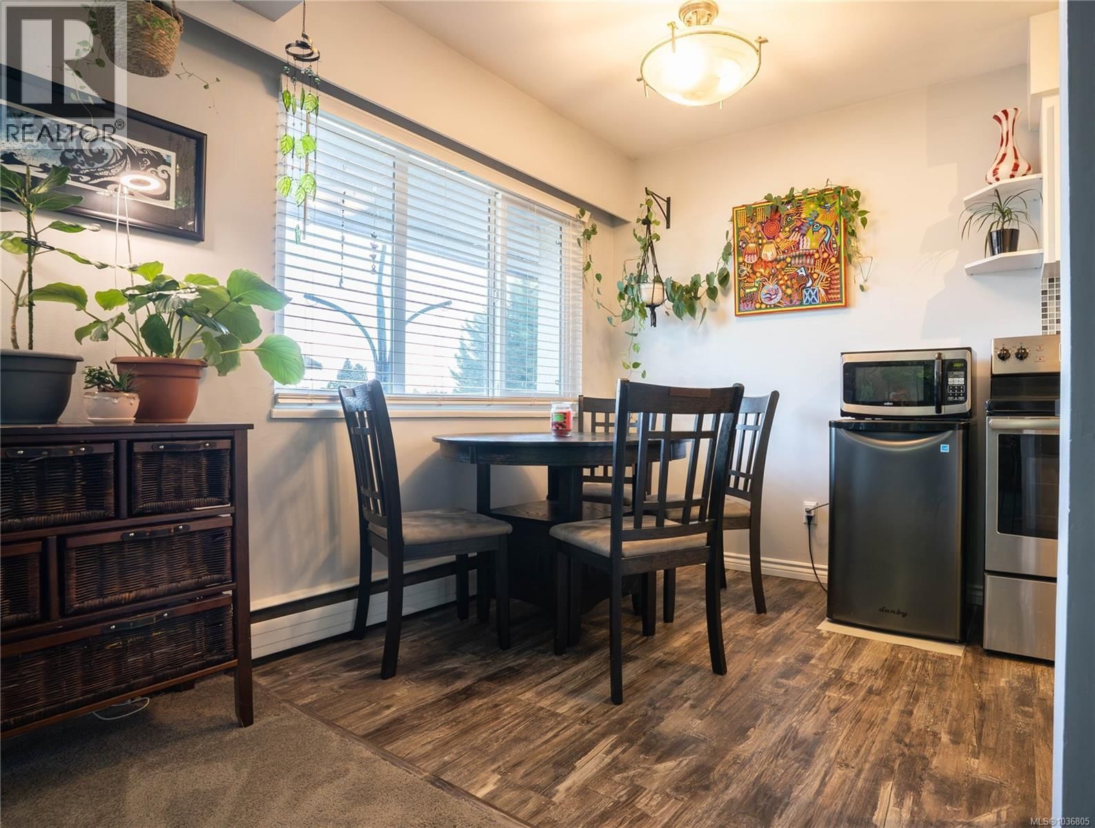 352 Burnside Road property photo