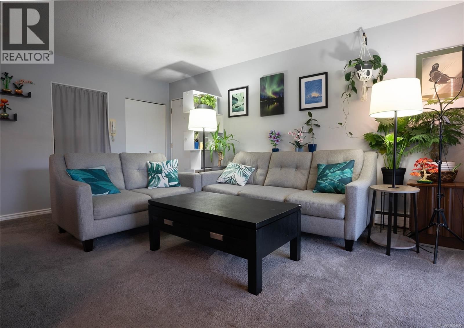 352 Burnside Road property photo