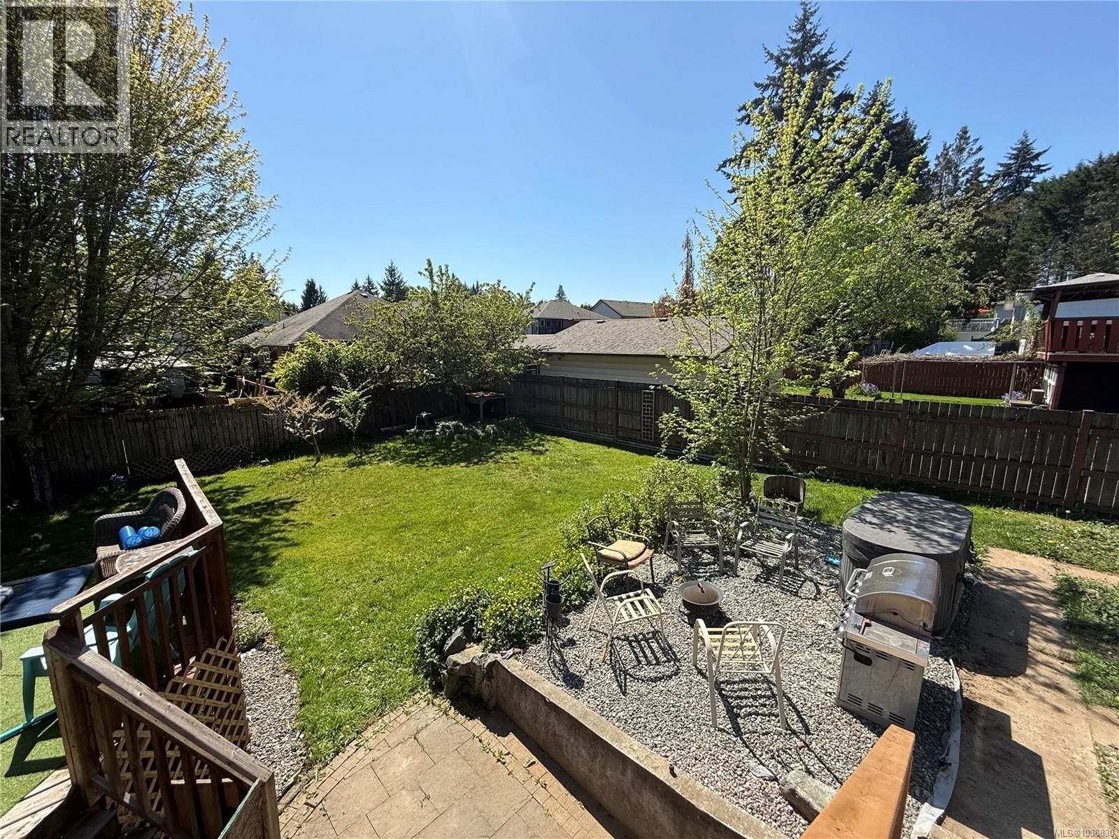 6343 Fairview Way property photo