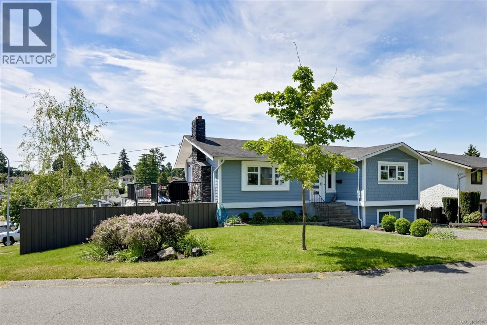 670 Polyanthus Crescent property photo
