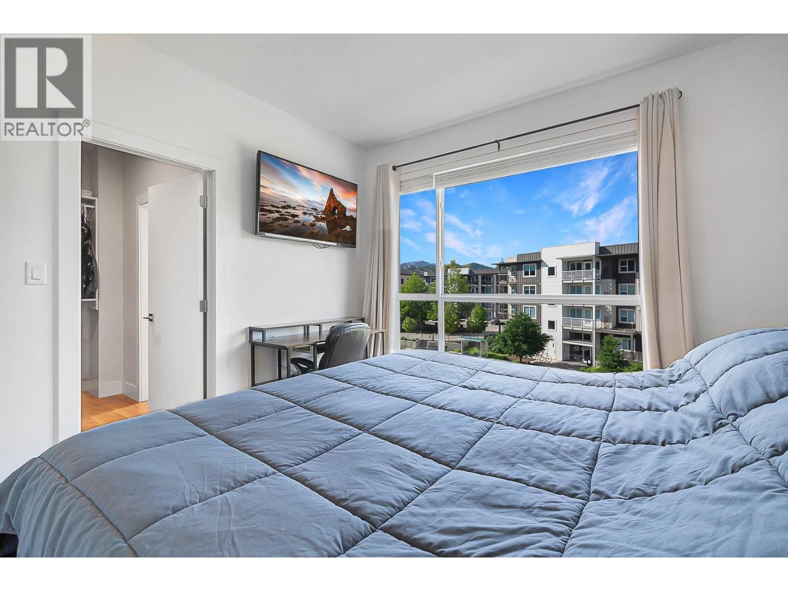 302 - 1925 ENTERPRISE WAY Image 25