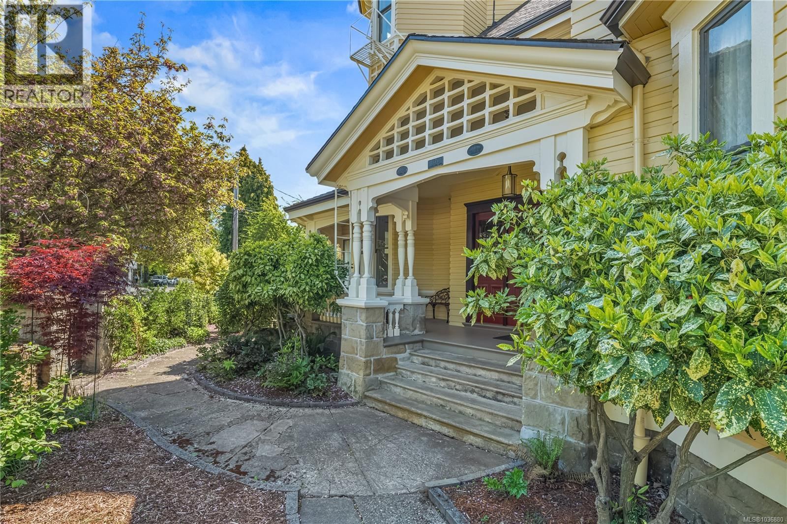 1171 Rockland Avenue property photo