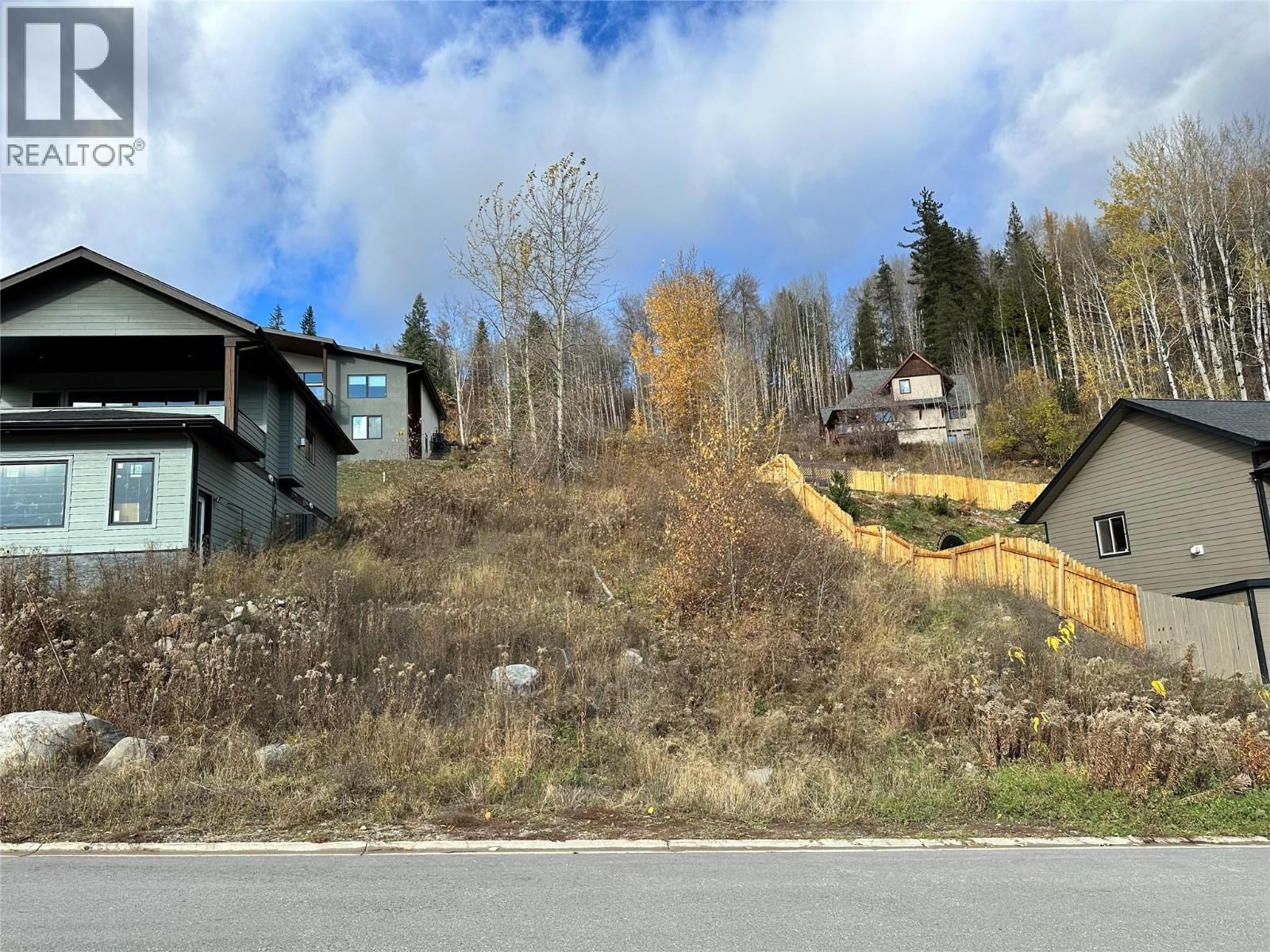 928 REDSTONE Drive, Rossland, British Columbia V0G 1Y0