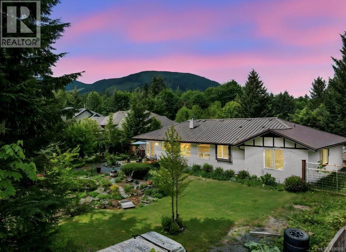 6745 Wall Street property photo