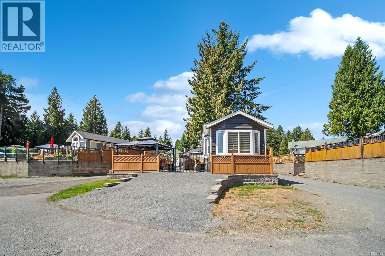 60 8389 Sa-Seen-Os Road property photo
