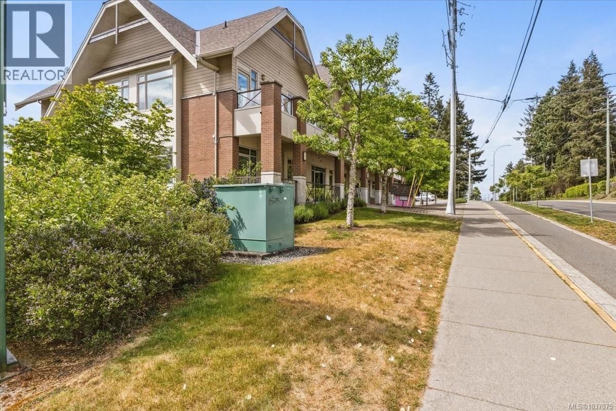202 6135 Metral Drive property photo