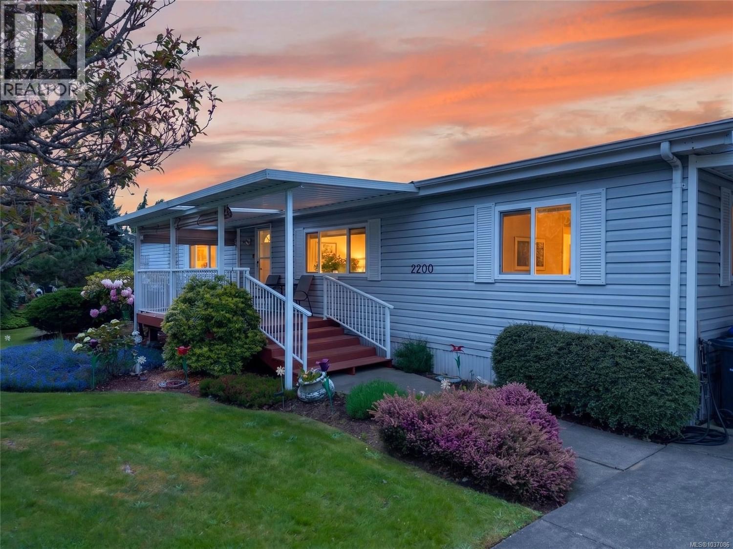 2200 Stadacona Drive
