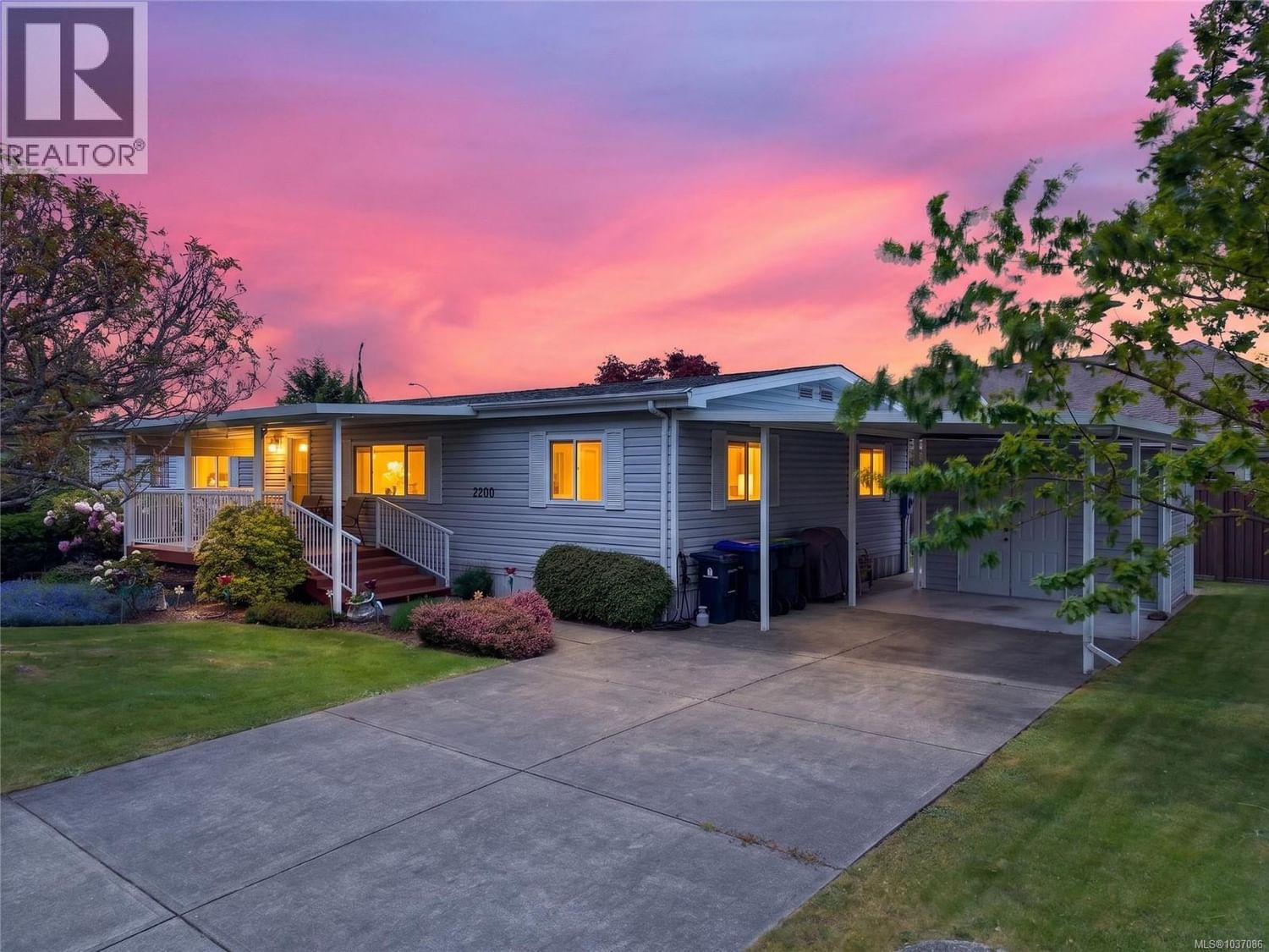 2200 Stadacona Drive property photo