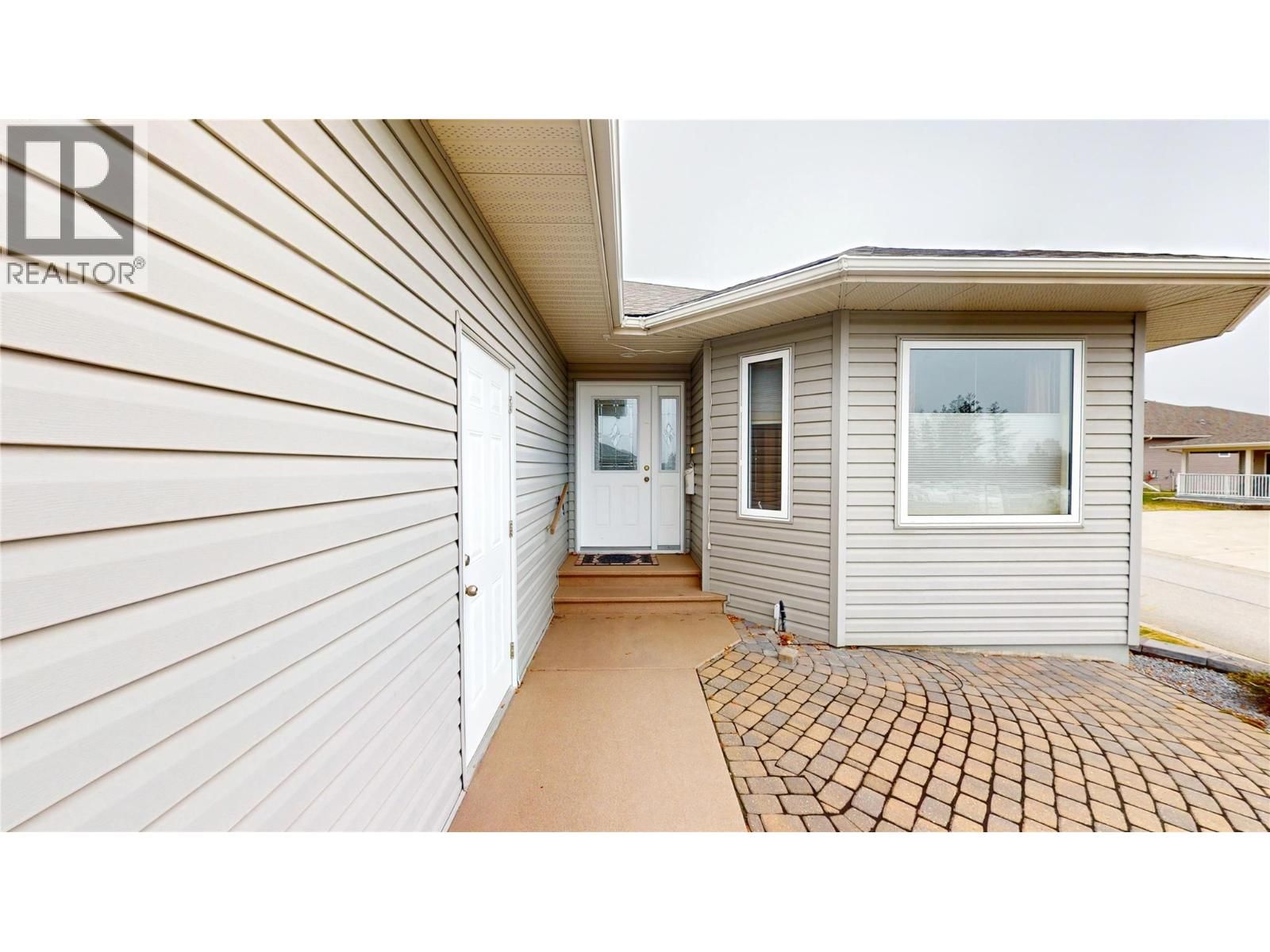 127 - 2100 13TH STREET SOUTH Image 3