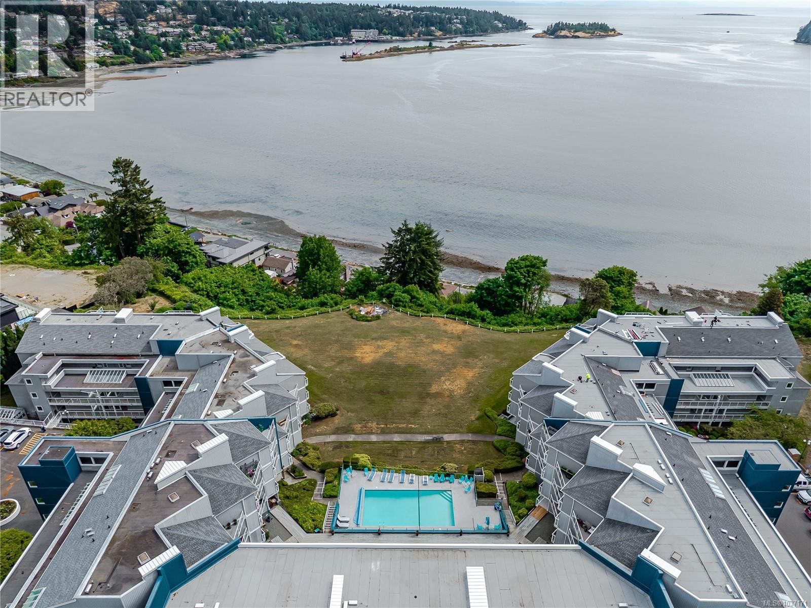 601 2560 Departure Bay Road property photo