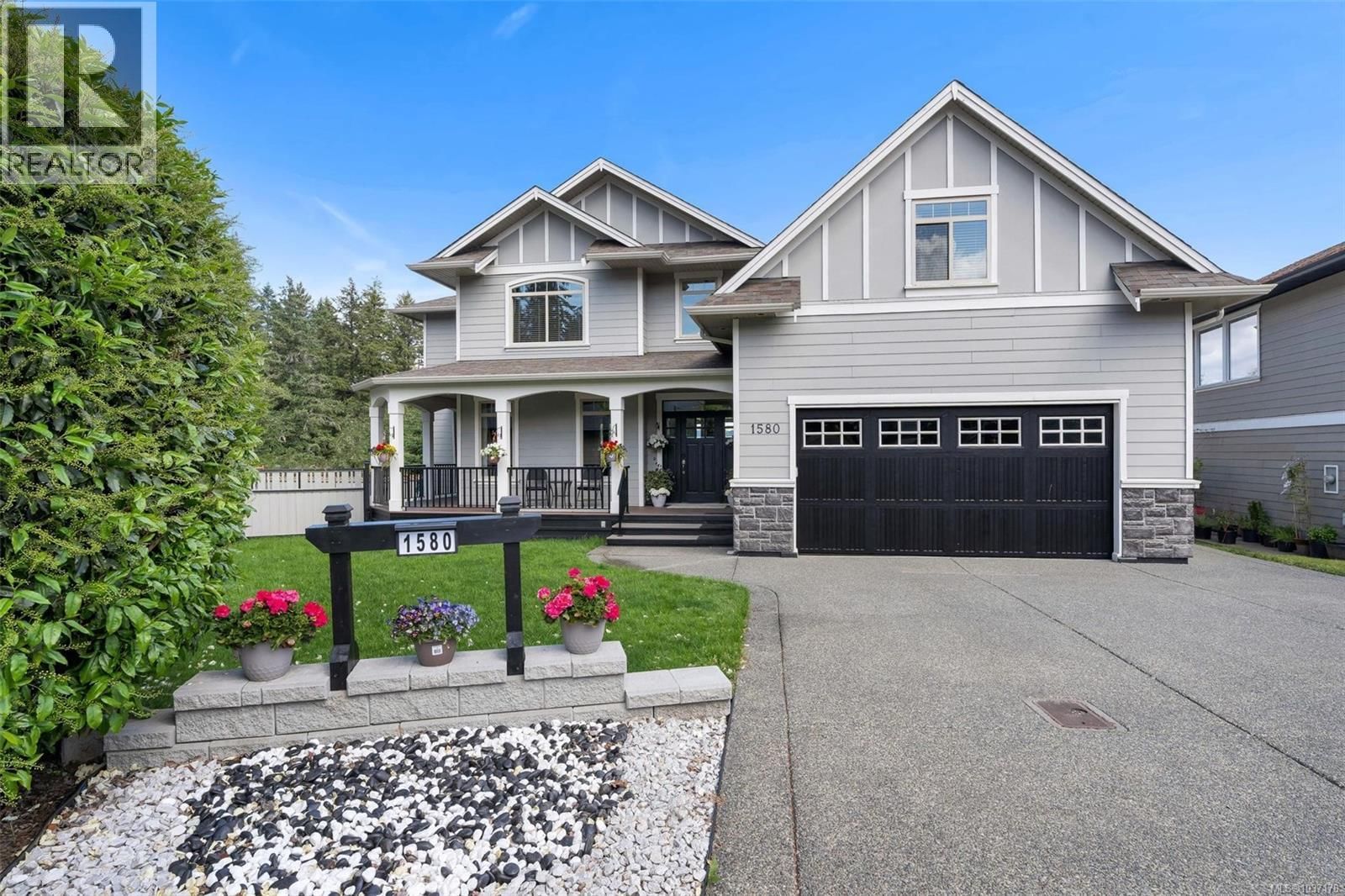 1580 Nimpkish Place property photo