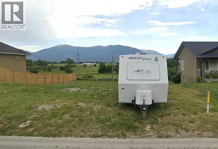 909 Selkirk Drive, Creston, British Columbia V0B 1G3