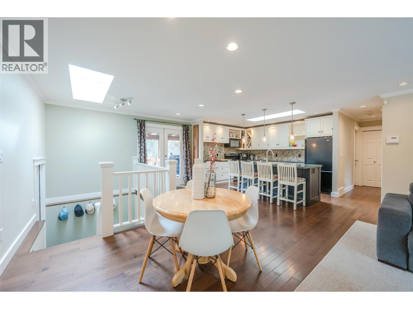 5545 SAWMILL ROAD Image 11