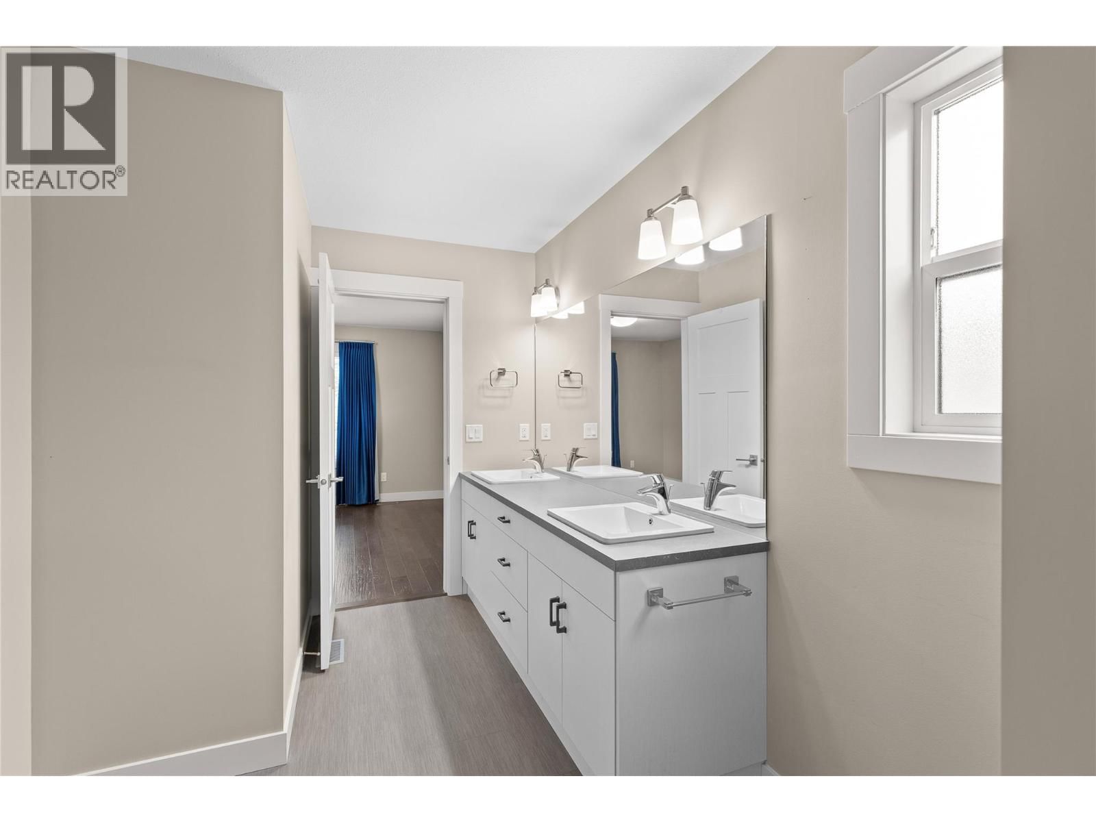 63 - 2100 55 AVENUE Image 33