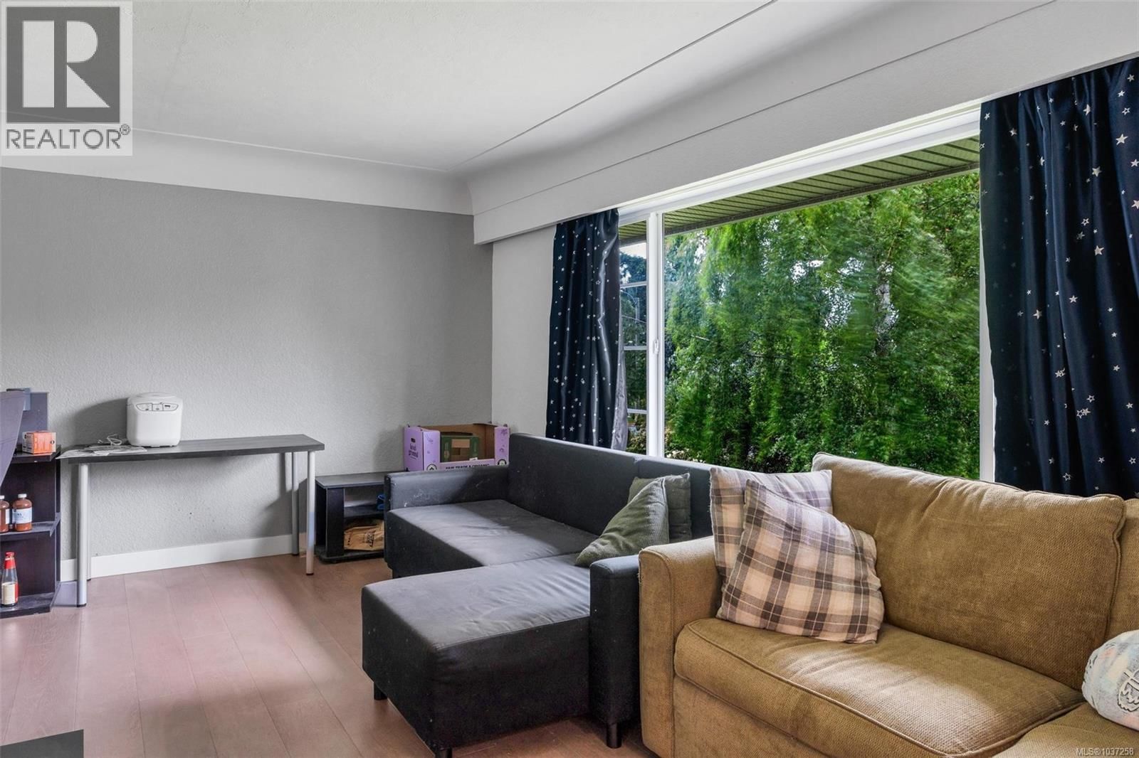 3910 Hobbs Street property photo