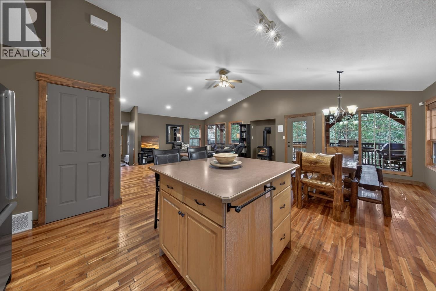 860 TIMBERMONT ROAD Image 21