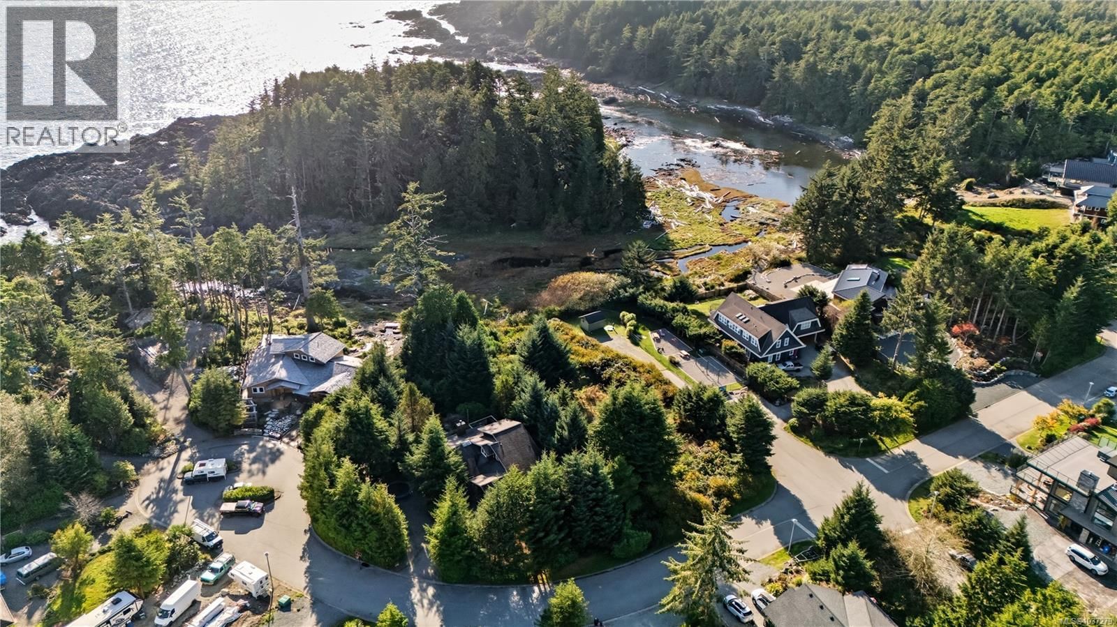 912 Barkley Place, Ucluelet, British Columbia V0R 3A0