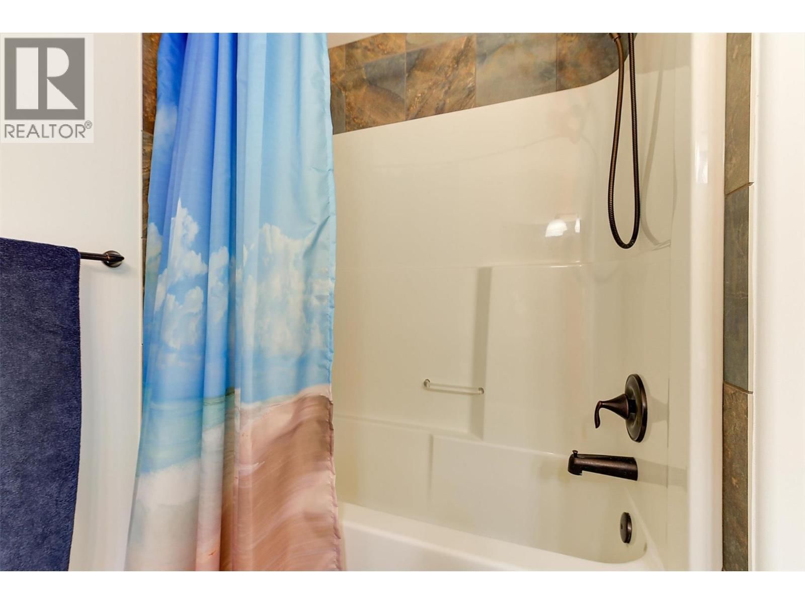 2135 MADERA COURT Image 37