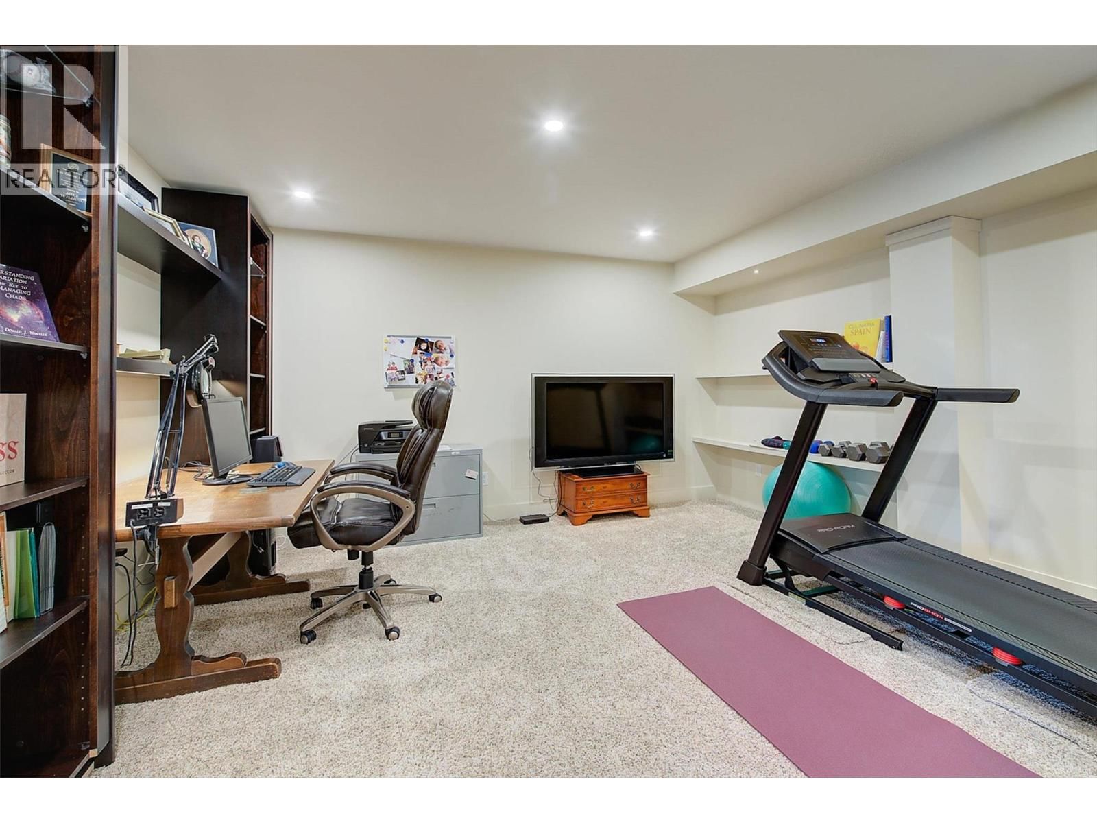 2135 MADERA COURT Image 38