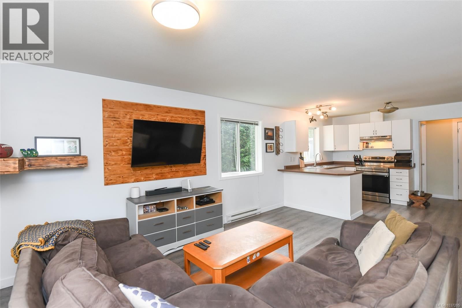 2238 Tamarack Drive, Courtenay, British Columbia V9N 9C1